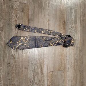 T. Harris London 100% Italian Silk Yellow Blue Paisley Vintage 1980s